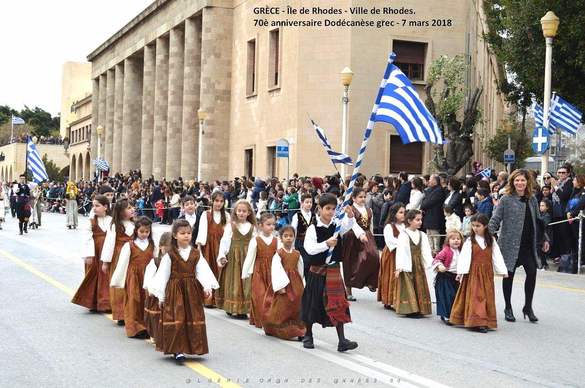 111- Rhodes- Defile Dodecanese grec.JPG